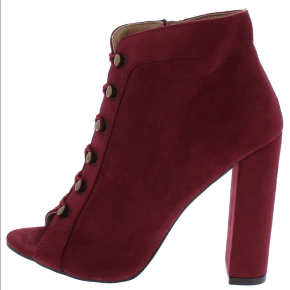 Monique - Picture 2 of 3